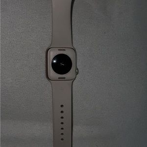 Watch SE 2nd gen 40mm 32GB starlight Aluminum Starlight S/M